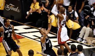 库里三分绝杀雷霆